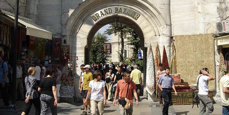 Shopping in the Grand Bazaar, Istanbul – The Oldest and Most Famous Market in The World.
