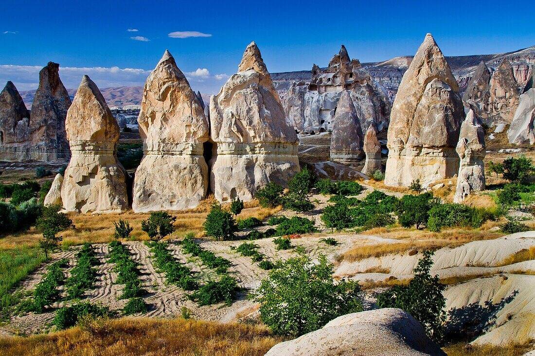 The 8 Most Jaw-Dropping Landscapes & Unusual Rock Formations in ...
