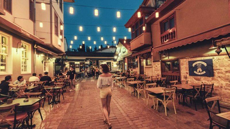 Turkish Nightlife: Experience the Buzzing Streets After Sunset