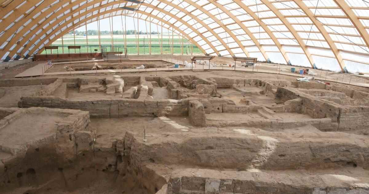 Çatalhöyük: First City of the World