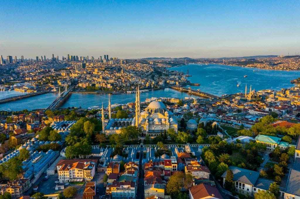 Your Comprehensive Istanbul Travel Checklist for April 2024: Tips, Tricks, and Essential Must-Haves