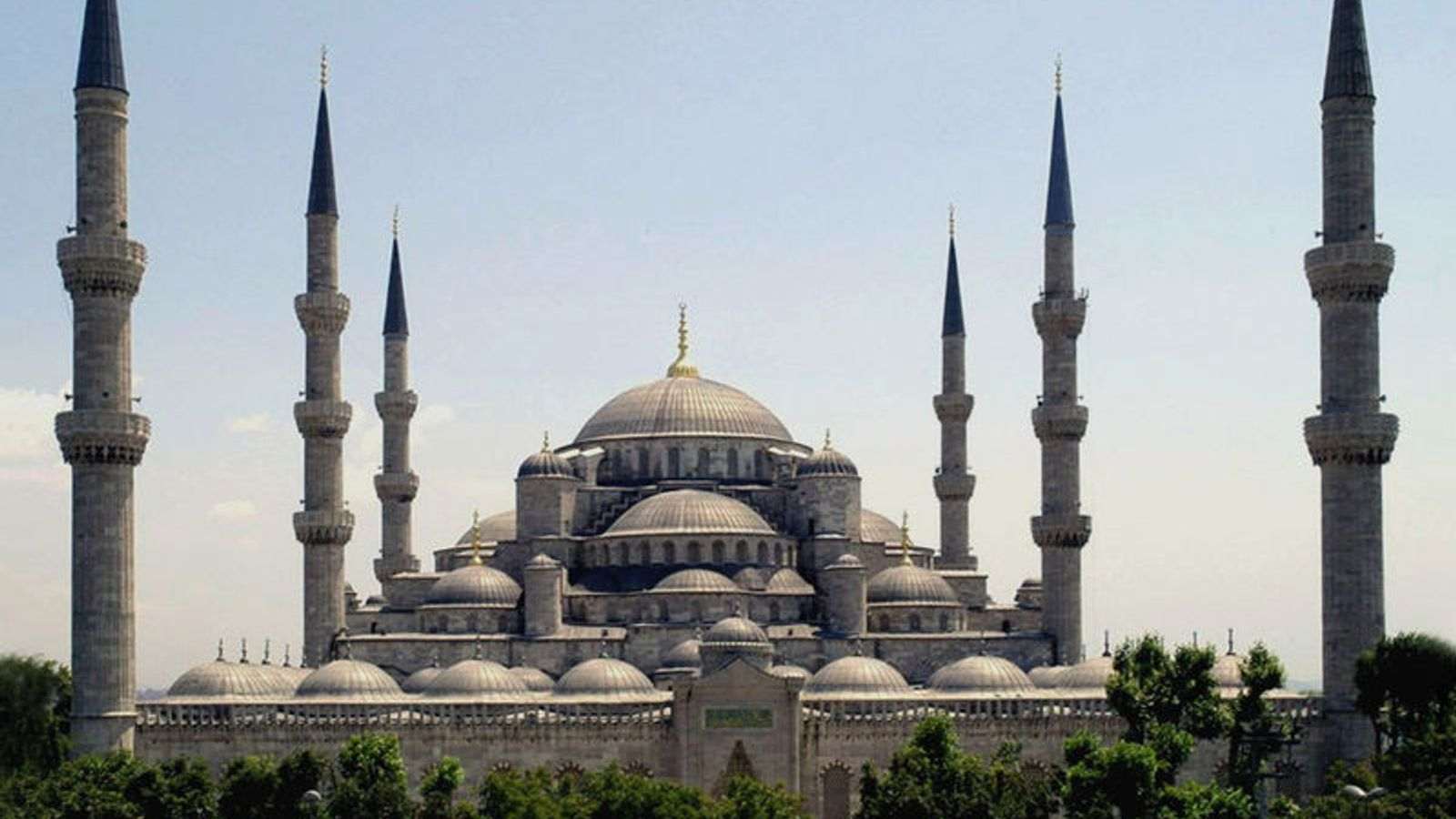 Exploring Istanbul’s Most Famous Mosque: A Gateway to Turkey’s Cultural Splendor
